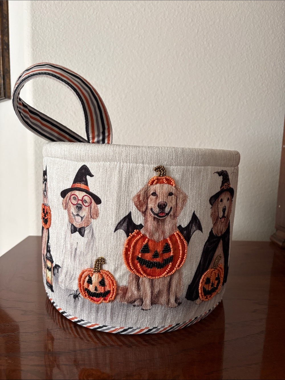 ‼️NWT‼️ Golden Retriever Halloween Beaded Fabric Basket